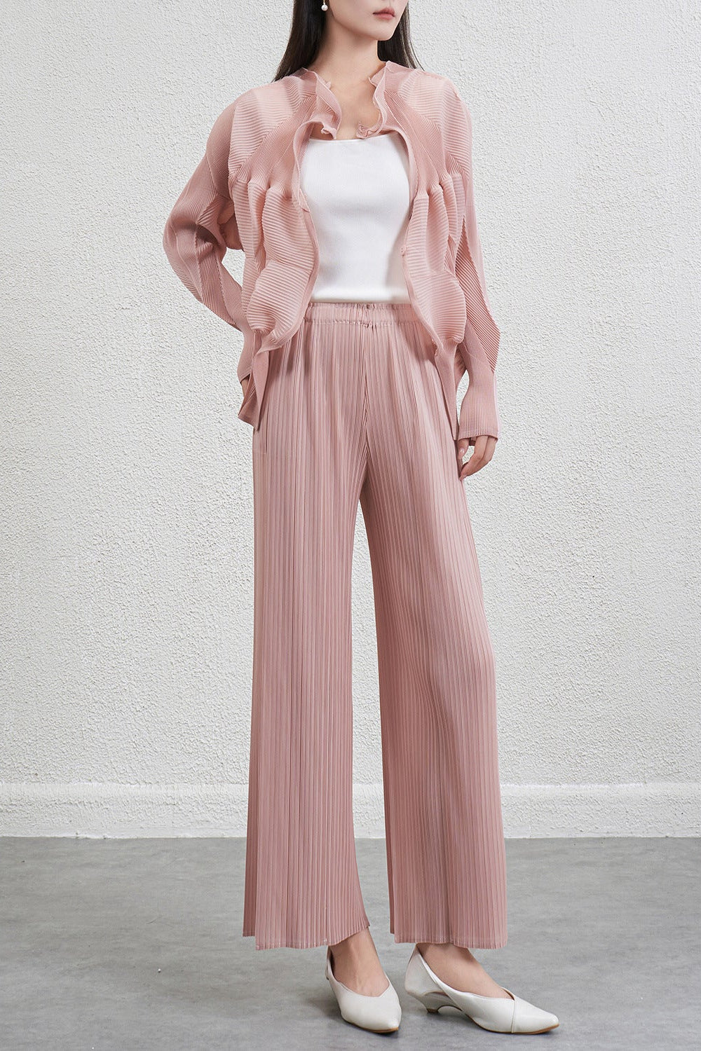 Pleated Floral Bud Cardigan and Wide-Leg Pants Set – Elegant Two-Piece Outfit