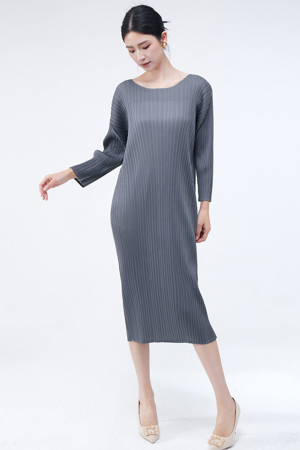 Pleats Art Style Pleated Dress – Long Sleeve Solid Color Mid-Length Loose Fit