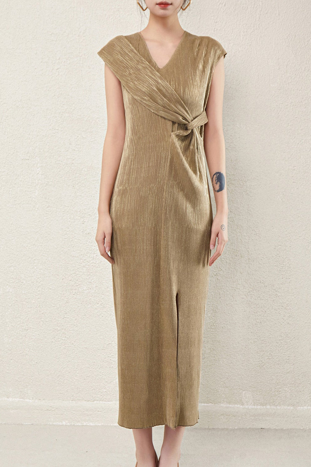 Pleats Art Style Pleated Evening Dress – Mermaid Design with Slit
