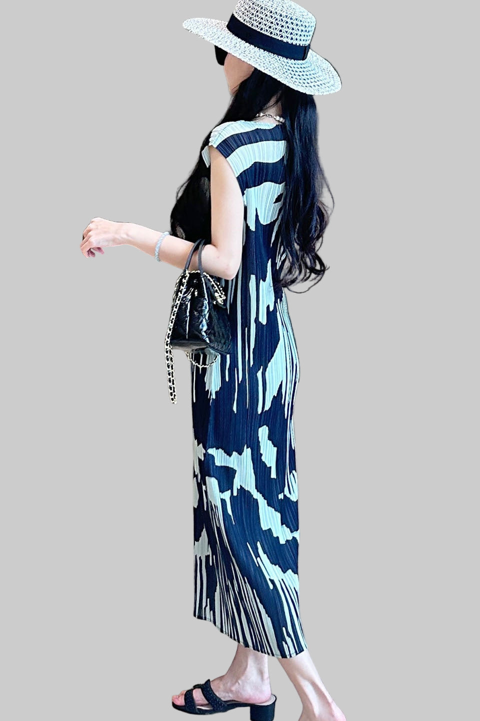 Retro design long contrast dress Miyake summer 2025 female slimming crew neck sleeveless pleated skirt