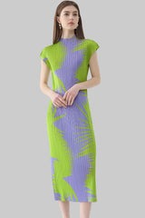 Pleats Art Style Pleated Dress – Sleeveless Half-Turtleneck Midi Print