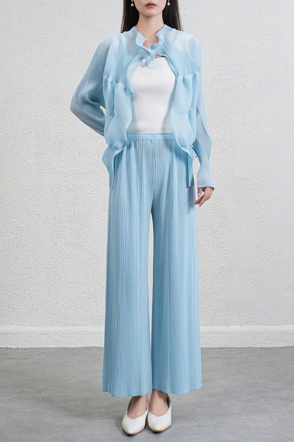 Pleated Floral Bud Cardigan and Wide-Leg Pants Set – Elegant Two-Piece Outfit