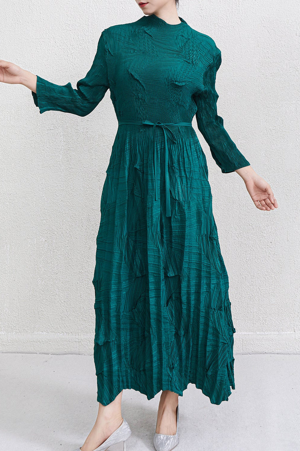 Pleats Art Style Pleated Maxi Dress – Lace-Up Waist Irregular Design