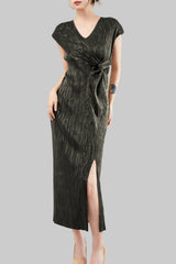 Pleats Art Style Pleated Evening Dress – Mermaid Design with Slit