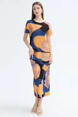 Pleats Art Style Two-Piece Set – Loose Pleated Print Top & Skirt (Spring/Summer)