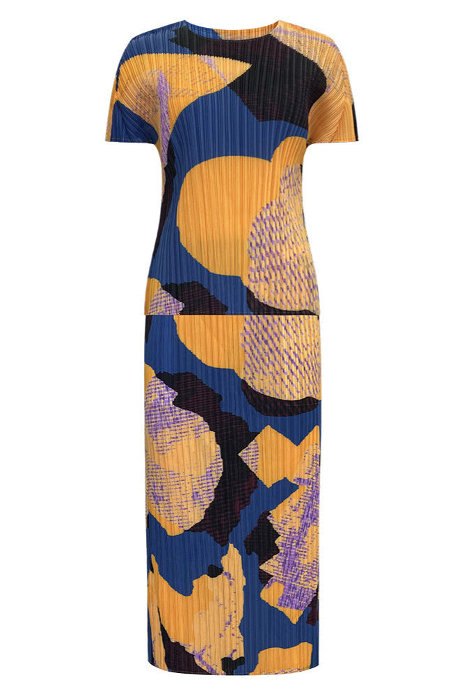 Pleats Art Style Two-Piece Set – Loose Pleated Print Top & Skirt (Spring/Summer)