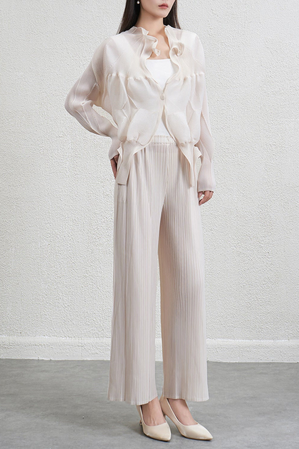 Pleated Floral Bud Cardigan and Wide-Leg Pants Set – Elegant Two-Piece Outfit