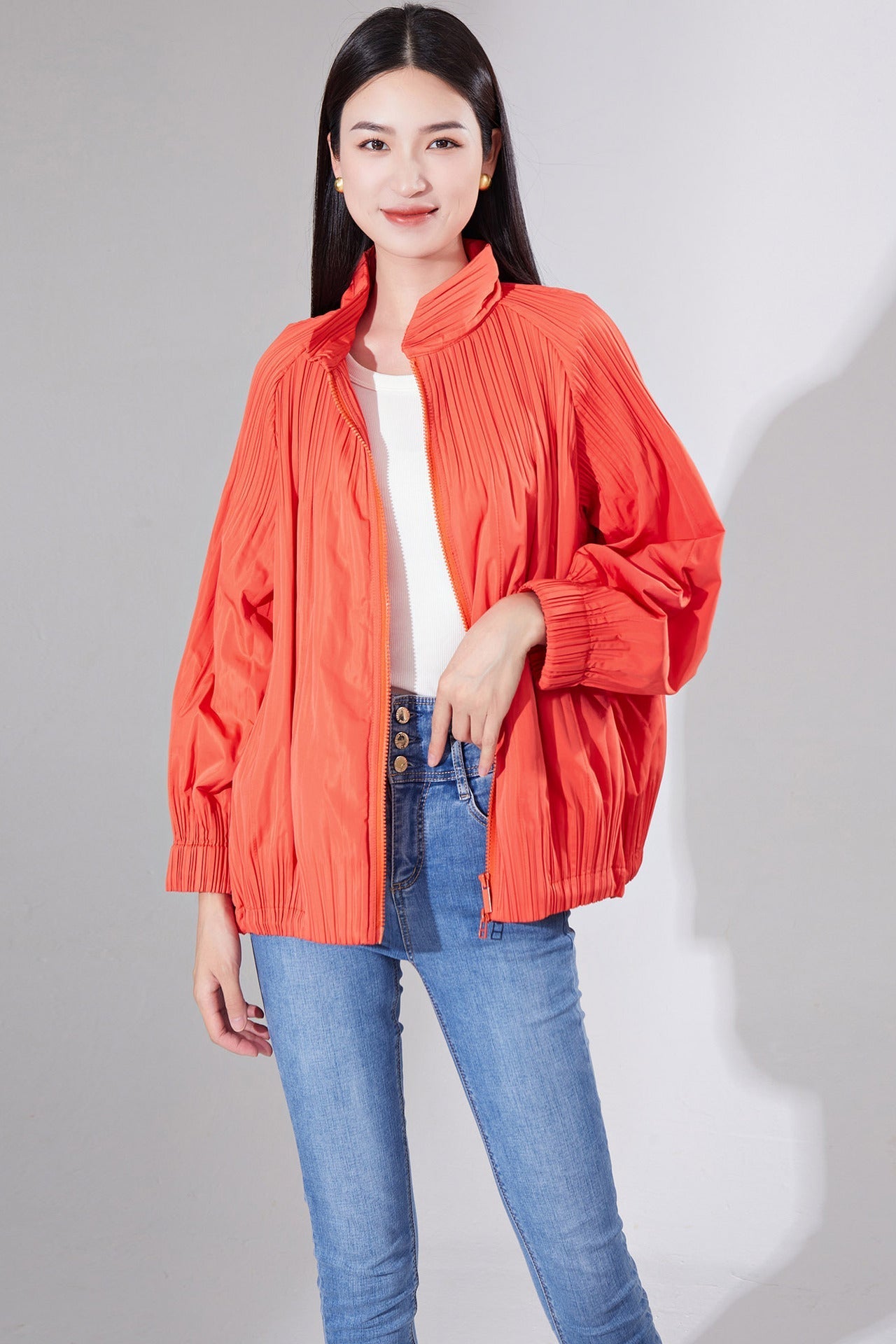 Pleated Short Puffer Jacket – Stylish Lightweight Women’s Outerwear