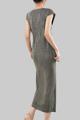 Pleats Art Style Pleated Evening Dress – Mermaid Design with Slit
