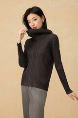 Women’s Autumn Pleated Hoodie – Slim Fit Solid Color Sweatshirt
