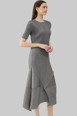 Pleats Art Style Pleated Dress – Short Sleeve Crew Neck Midi
