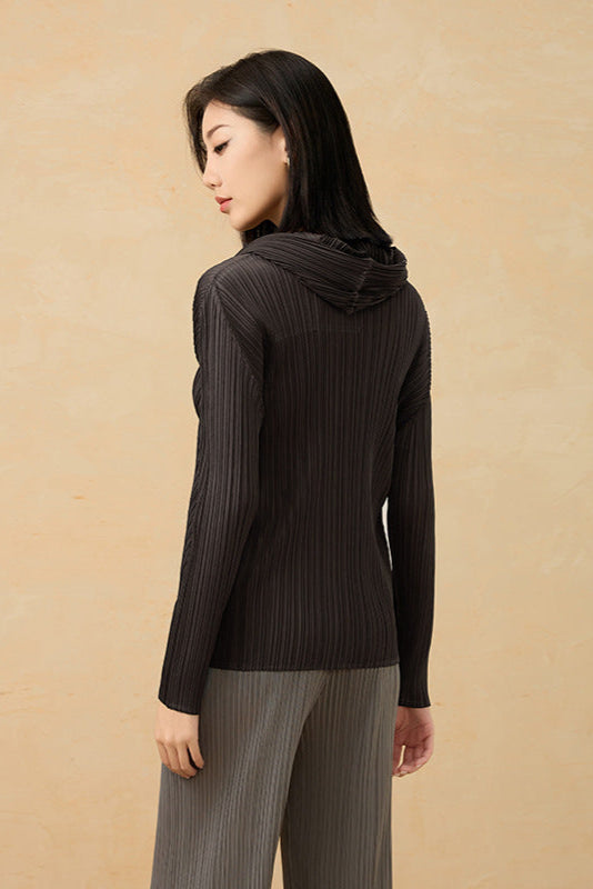 Women’s Autumn Pleated Hoodie – Slim Fit Solid Color Sweatshirt