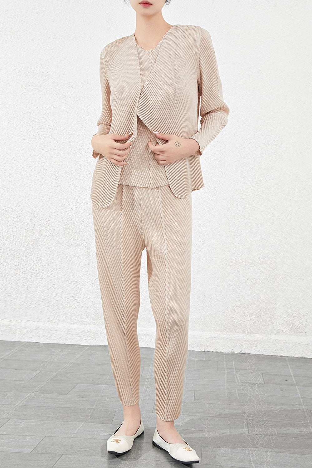 Miyake fish scale pleats series solid color slimming two-piece set, new pleated stretch temperament, fashionable casual suit IsseyMiyakePleats
