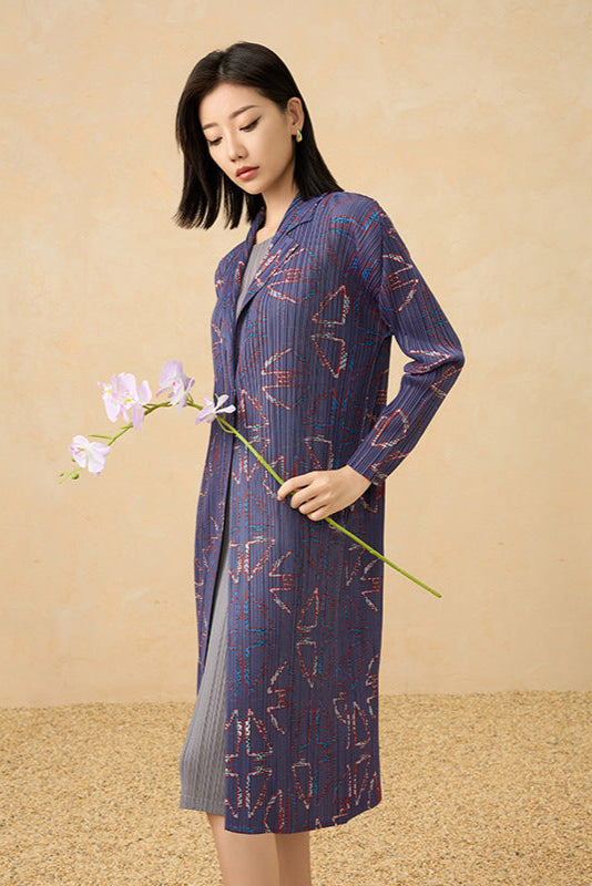 Women’s Autumn Pleated Trench Coat – French Print Lapel Jacket