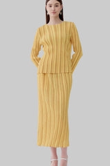 Pleated Striped Top and Slim Skirt Set – Elegant Two-Piece Women’s Outfit