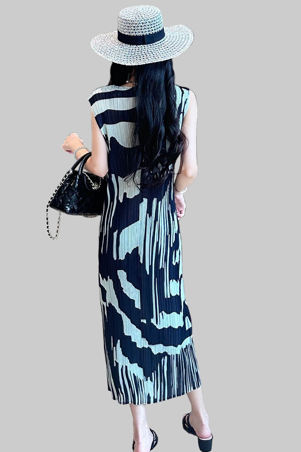 Retro design long contrast dress Miyake summer 2025 female slimming crew neck sleeveless pleated skirt