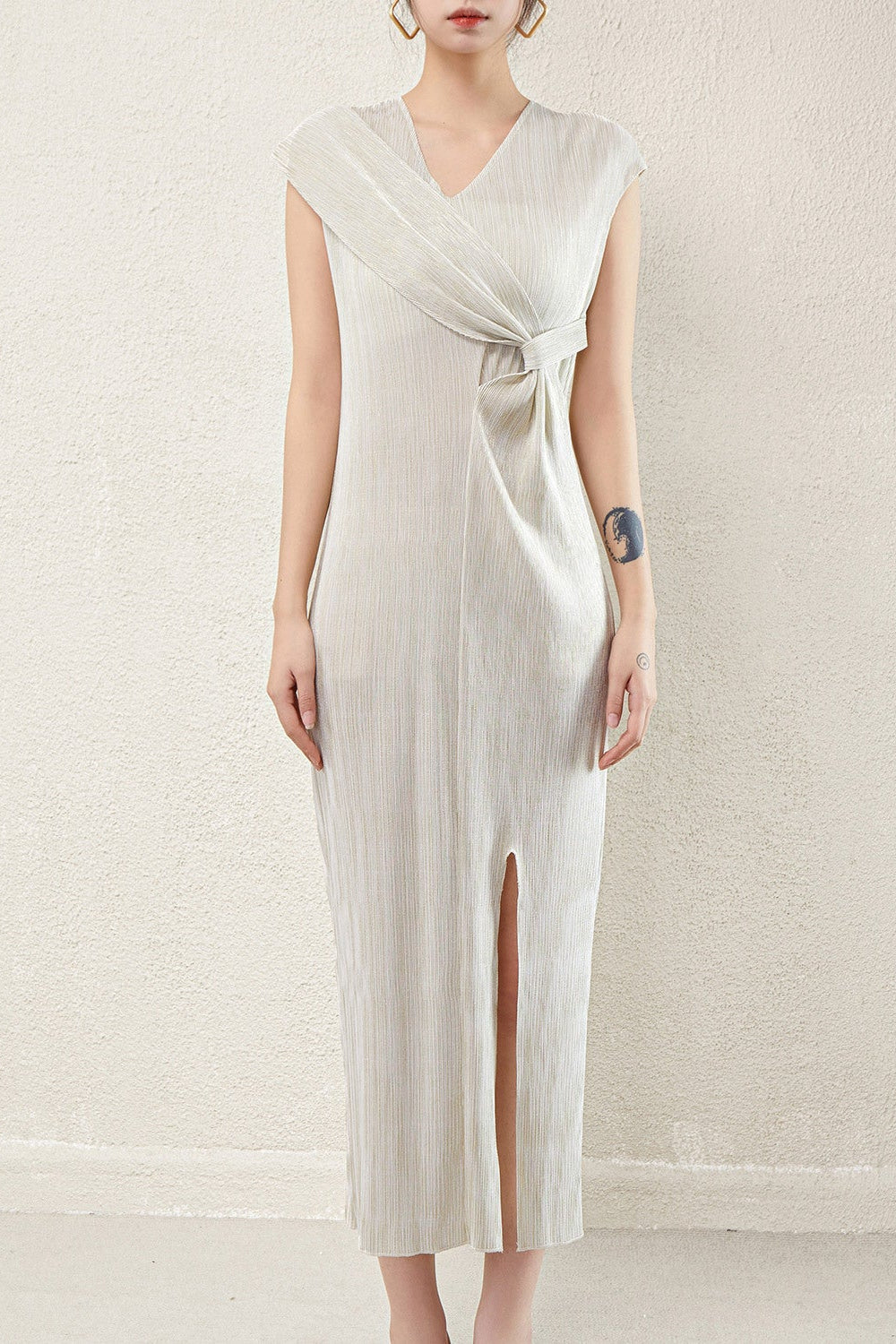 Pleats Art Style Pleated Evening Dress – Mermaid Design with Slit