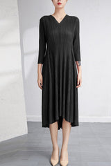 Pleated V-Neck A-Line Plus-Size Dress – Elegant and Flattering Style