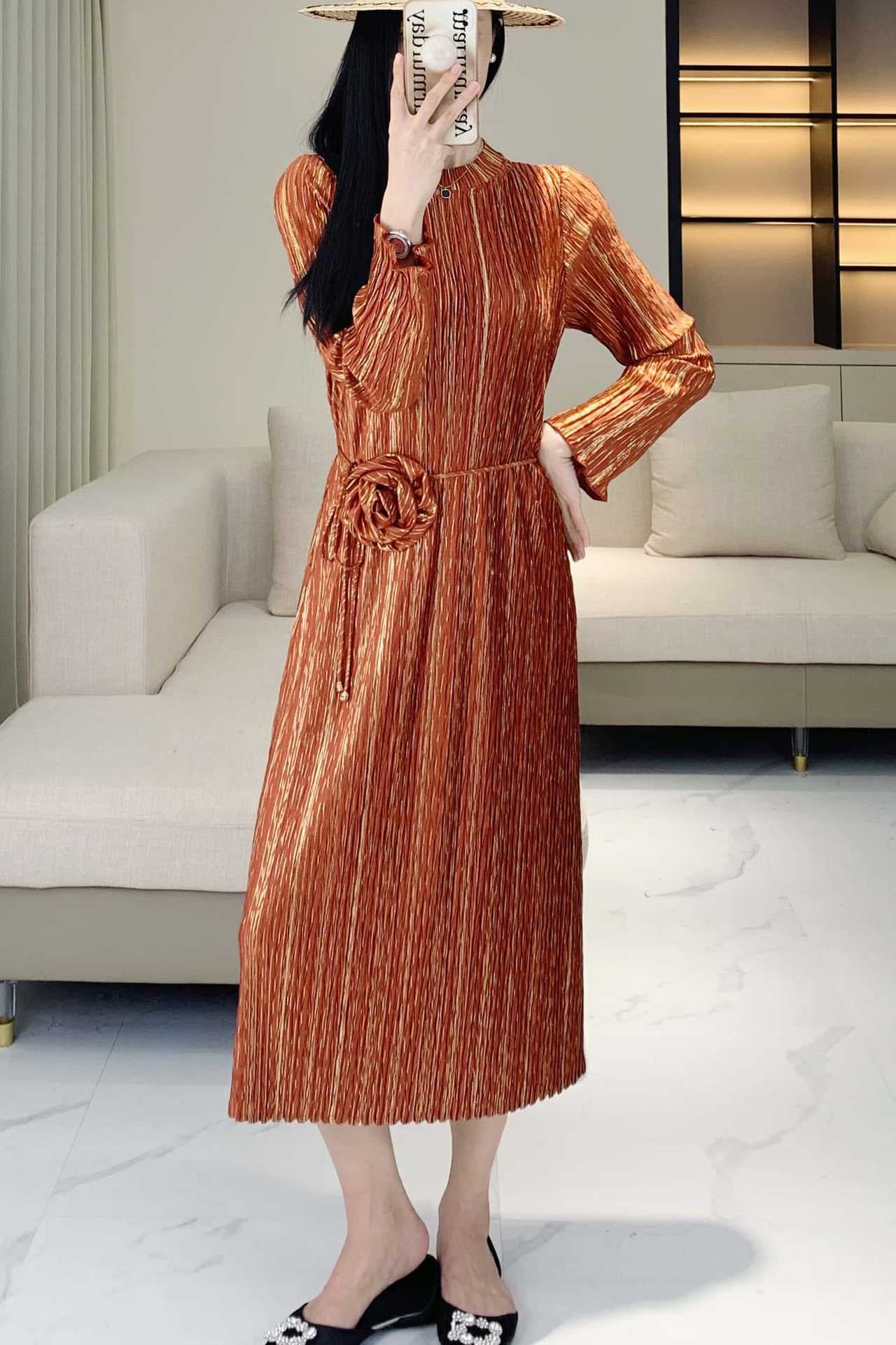 Women’s Pleated Midi Dress – Autumn Foil Print Plus-Size Slimming Style