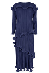 Pleats Art Style Plus-Size Slim-Fit Pleated Dress – Long Sleeve, Solid Color