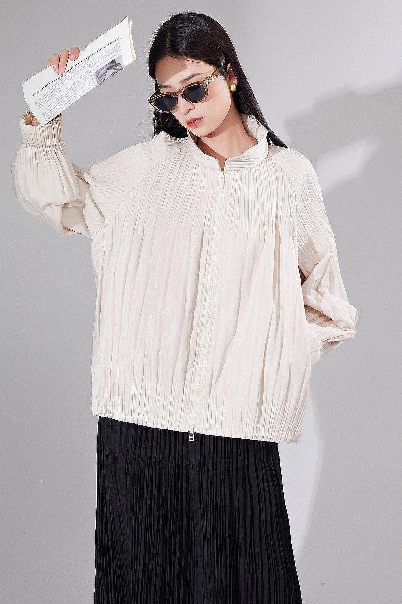 Pleated Short Puffer Jacket – Stylish Lightweight Women’s Outerwear