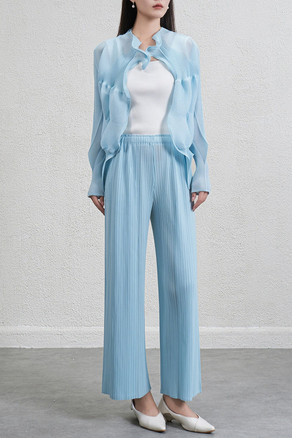 Pleated Floral Bud Cardigan and Wide-Leg Pants Set – Elegant Two-Piece Outfit