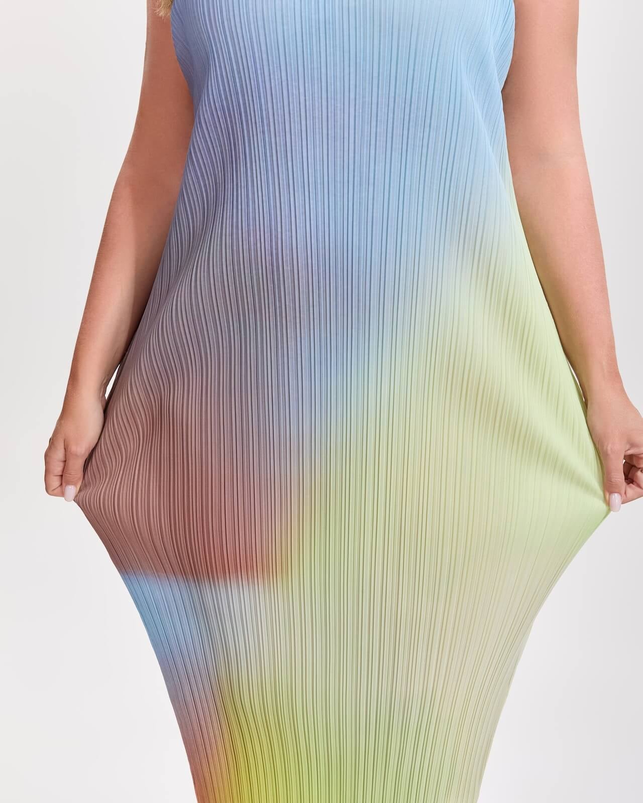 Pleatsart Wrinkle-Free Travel-Friendly Ombre Pleats Midi Dress – Sleeveless Stretch Fit