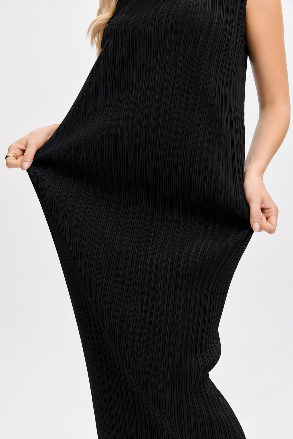 Pleatsart Wrinkle-Free Travel-Friendly Pleats Midi Dress -Black